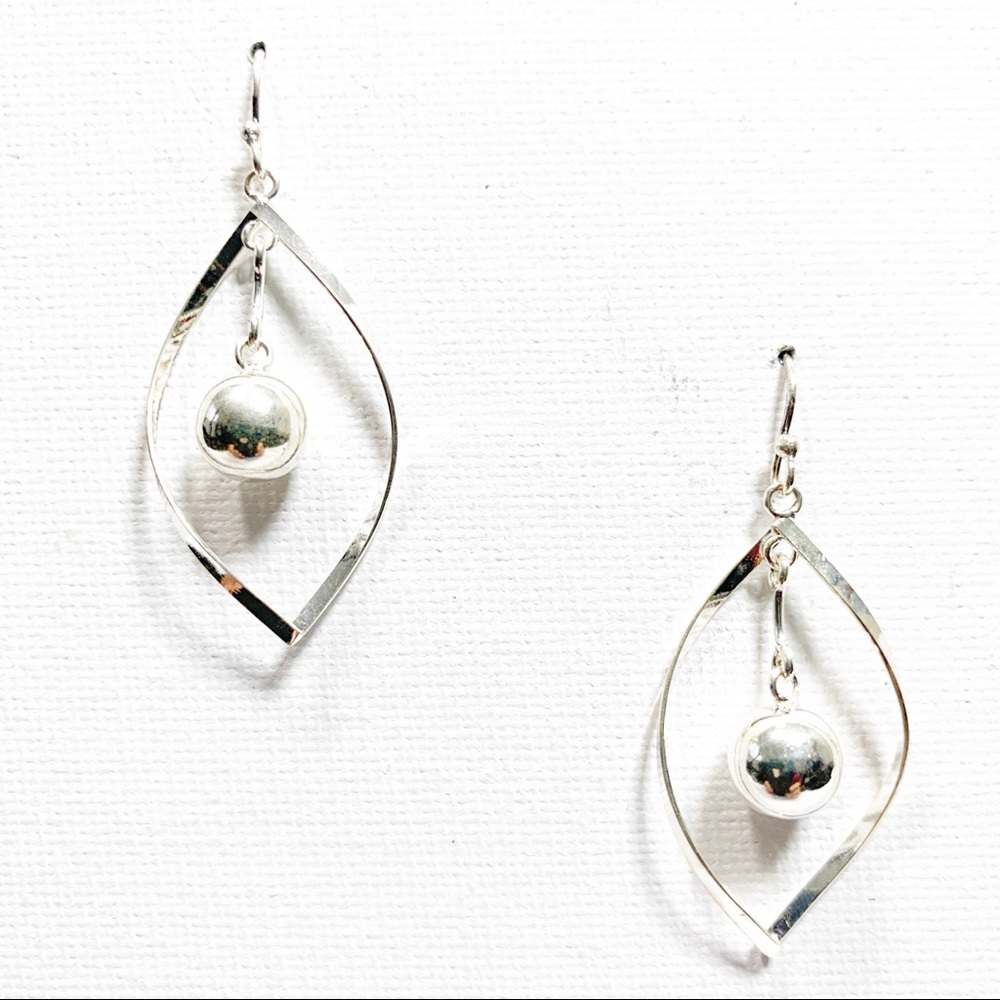 Handmade Silver Ball Leaf dangle Earring Light